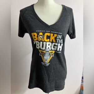 Reebok Women’s Pittsburgh Penguins T Shirt, Large, Dk Gray/Gold/White